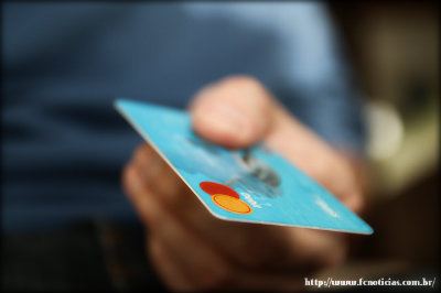 Como controlar os gastos do cartão de crédito 
